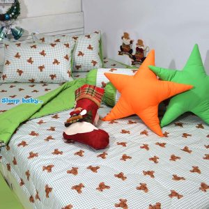 Chăn ga gối trẻ em Gấu Giáng Sinh vừa là món quà Noel đáng yêu vừa giúp mẹ chăm sóc giấc ngủ ấm áp cho bé