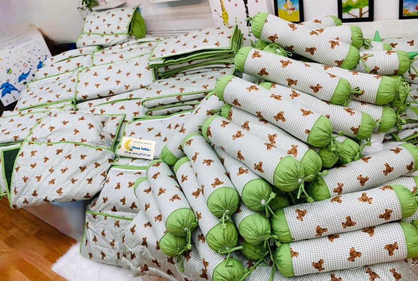 Hàng trăm túi ngủ cho trường mầm non Evergreen Montessori Academy